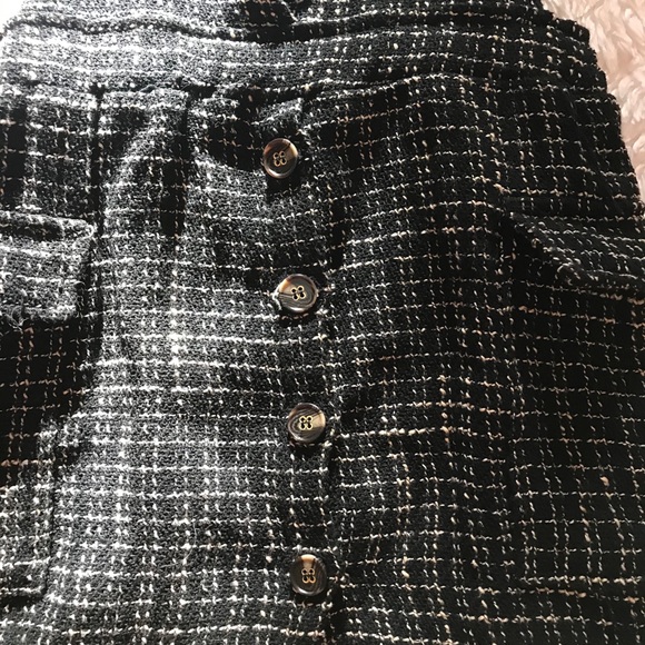 🚨 SOLD 🚨 Black Mini Jumper w/ striped pattern - Picture 2 of 4